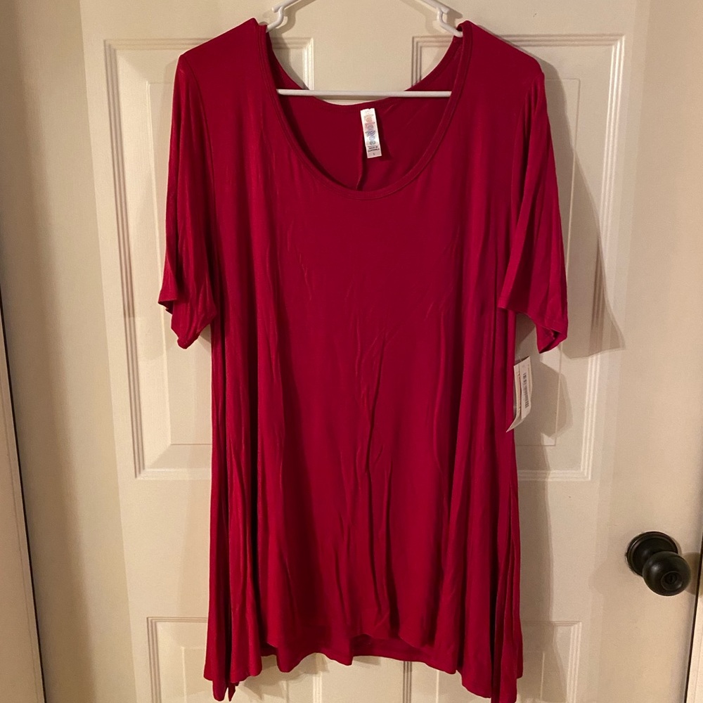 Lularoe Perfect T - size Large - Raspberry color
